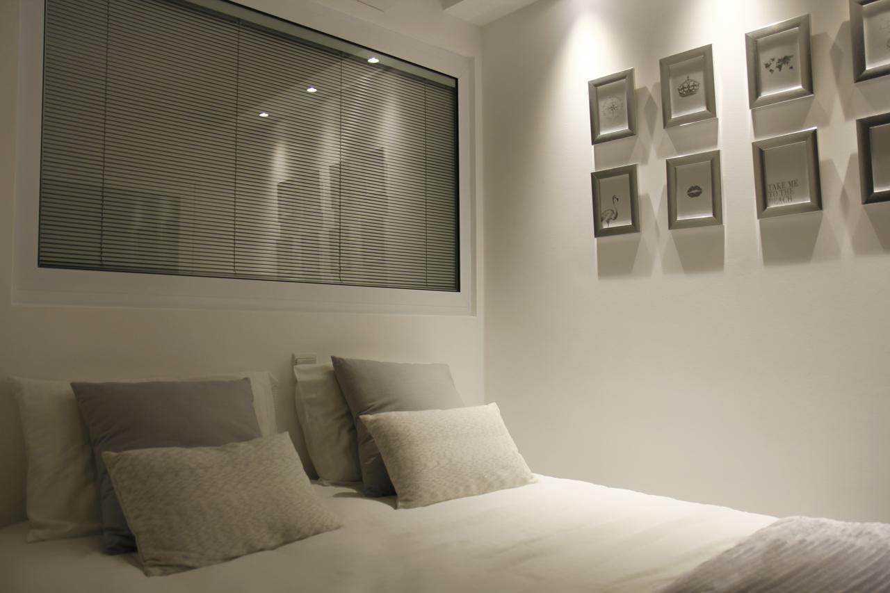 The White Pearl Suite - Beach Front City Centre With Sea View. ليماسول المظهر الخارجي الصورة