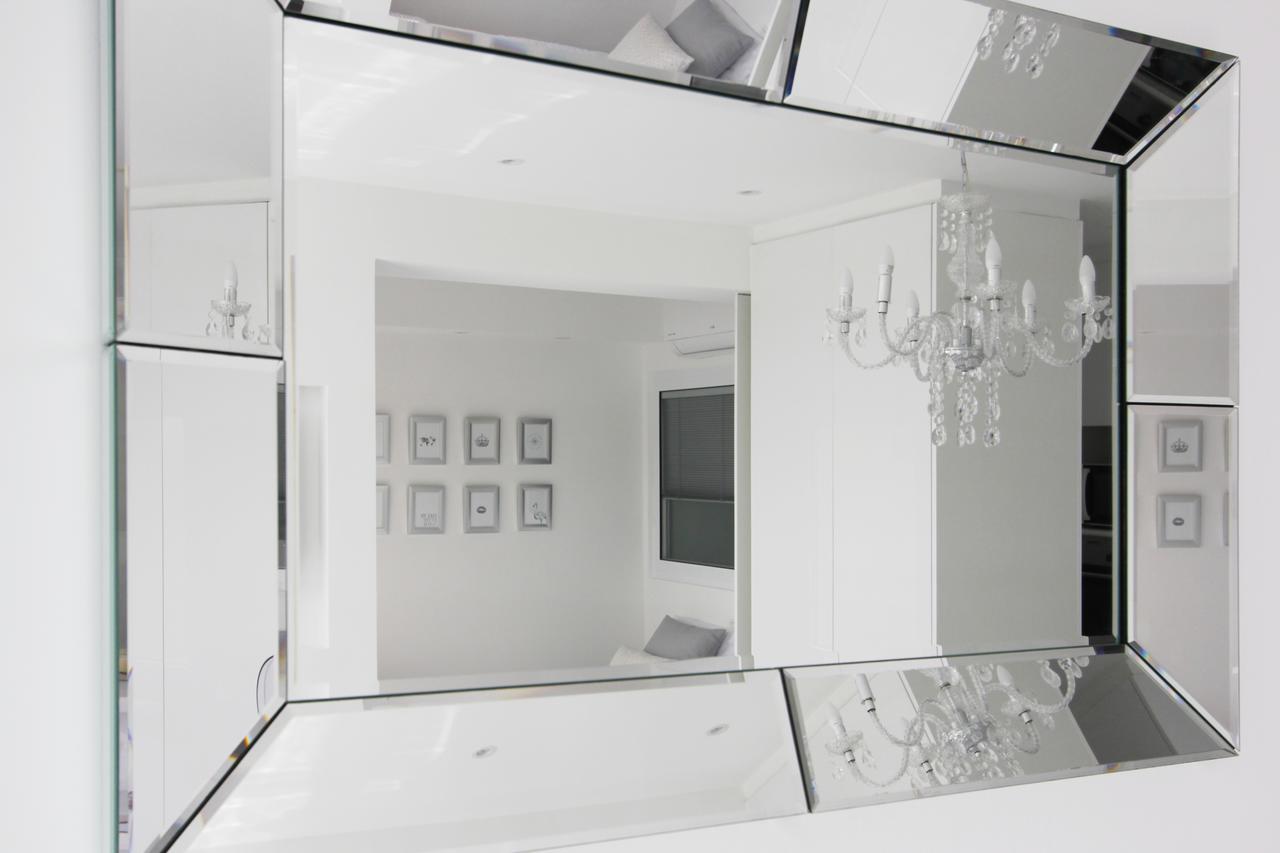 The White Pearl Suite - Beach Front City Centre With Sea View. ليماسول المظهر الخارجي الصورة